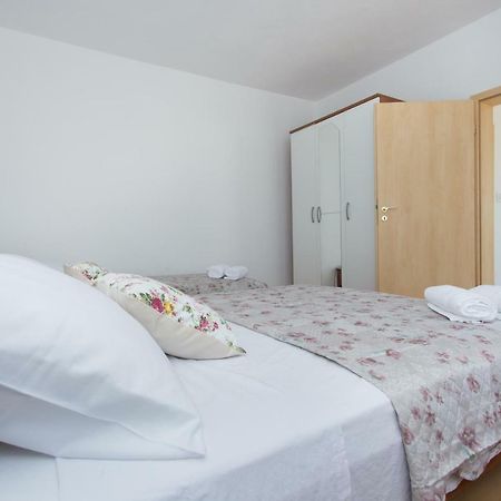 Appartamento Apartman Paula 1 Vinišće Esterno foto