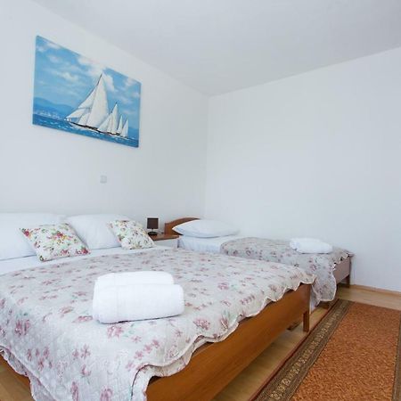 Appartamento Apartman Paula 1 Vinišće Esterno foto