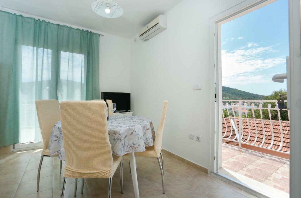 Appartamento Apartman Paula 1 Vinišće Esterno foto