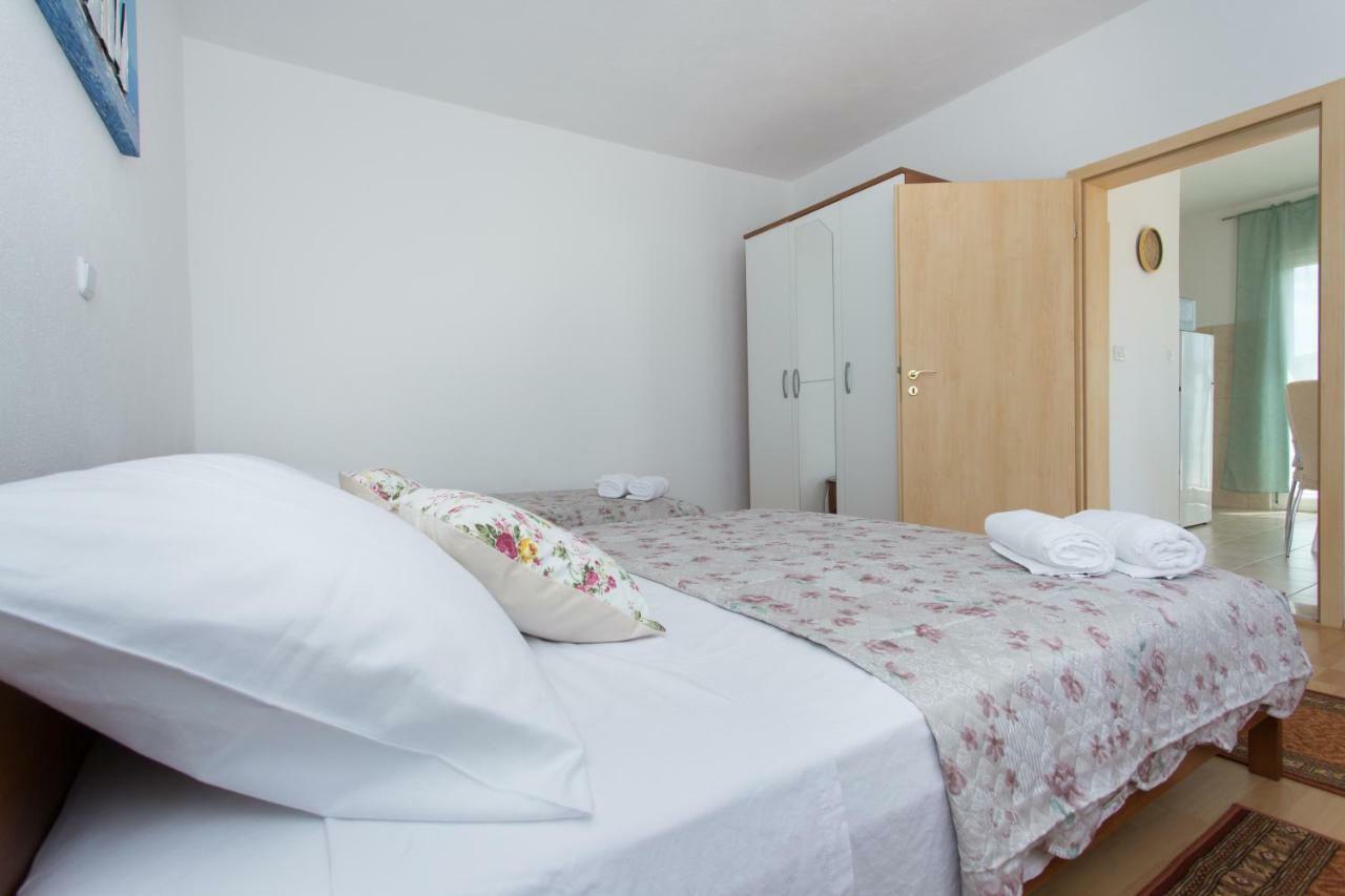 Appartamento Apartman Paula 1 Vinišće Esterno foto