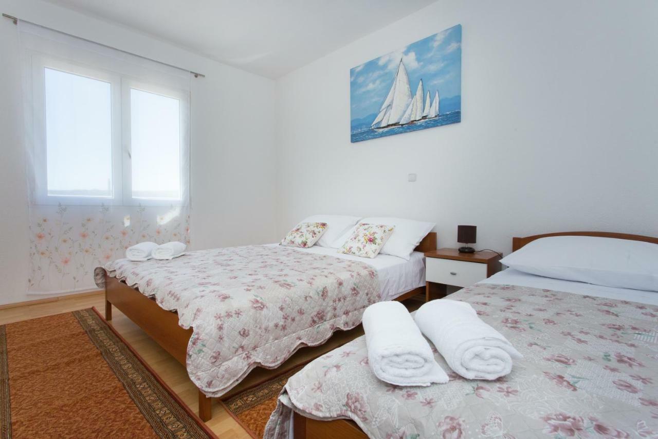 Appartamento Apartman Paula 1 Vinišće Esterno foto