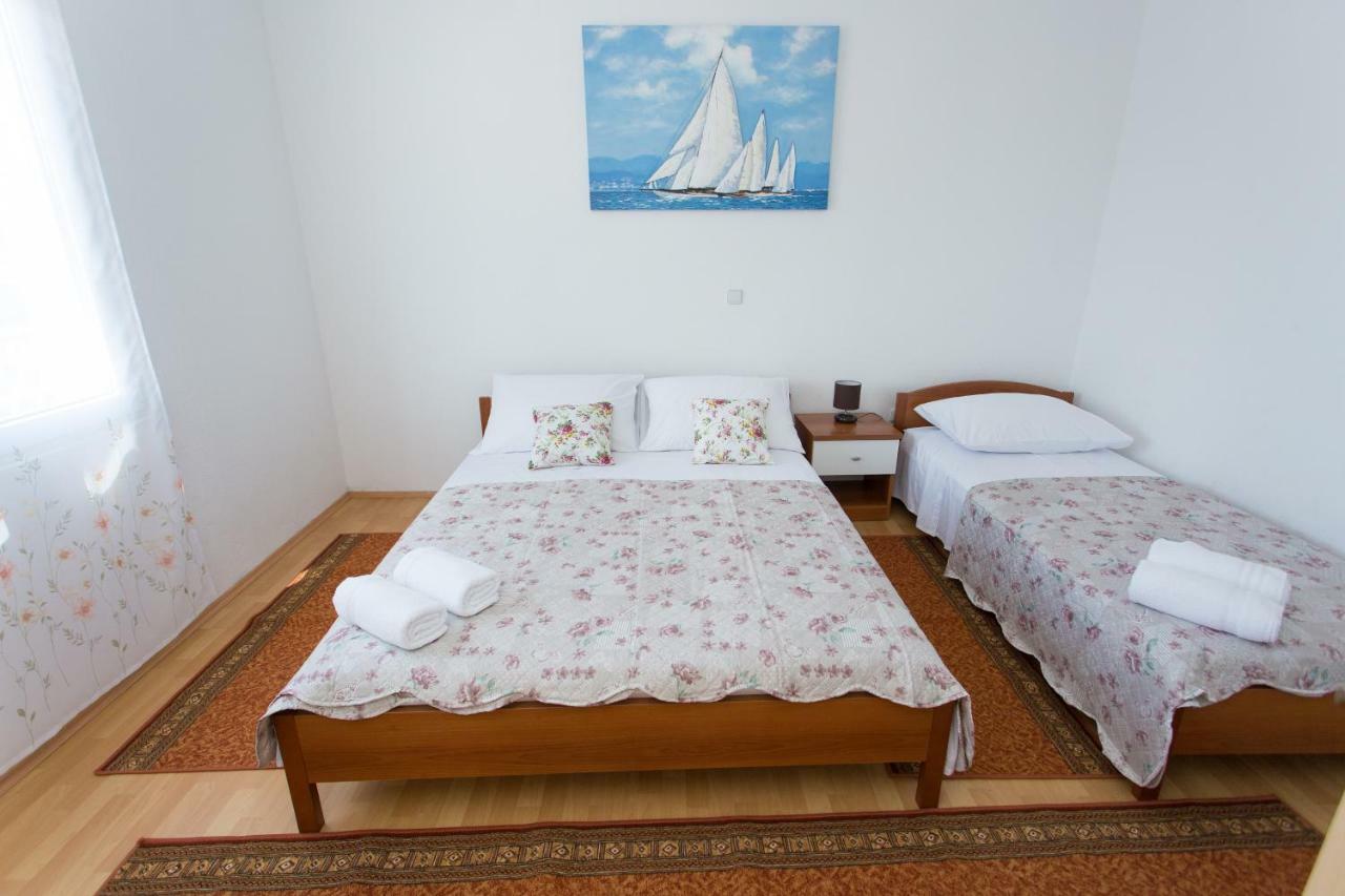 Appartamento Apartman Paula 1 Vinišće Esterno foto