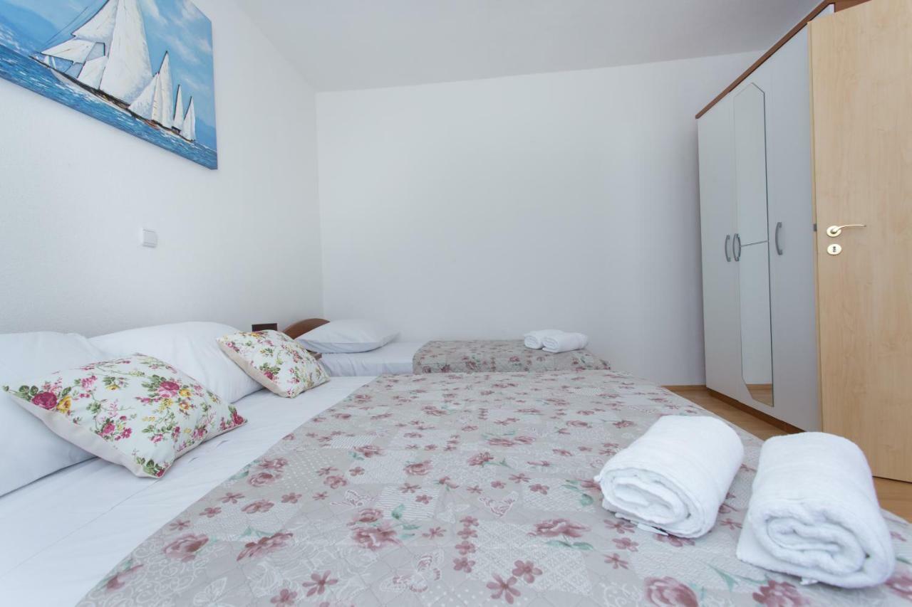 Appartamento Apartman Paula 1 Vinišće Esterno foto